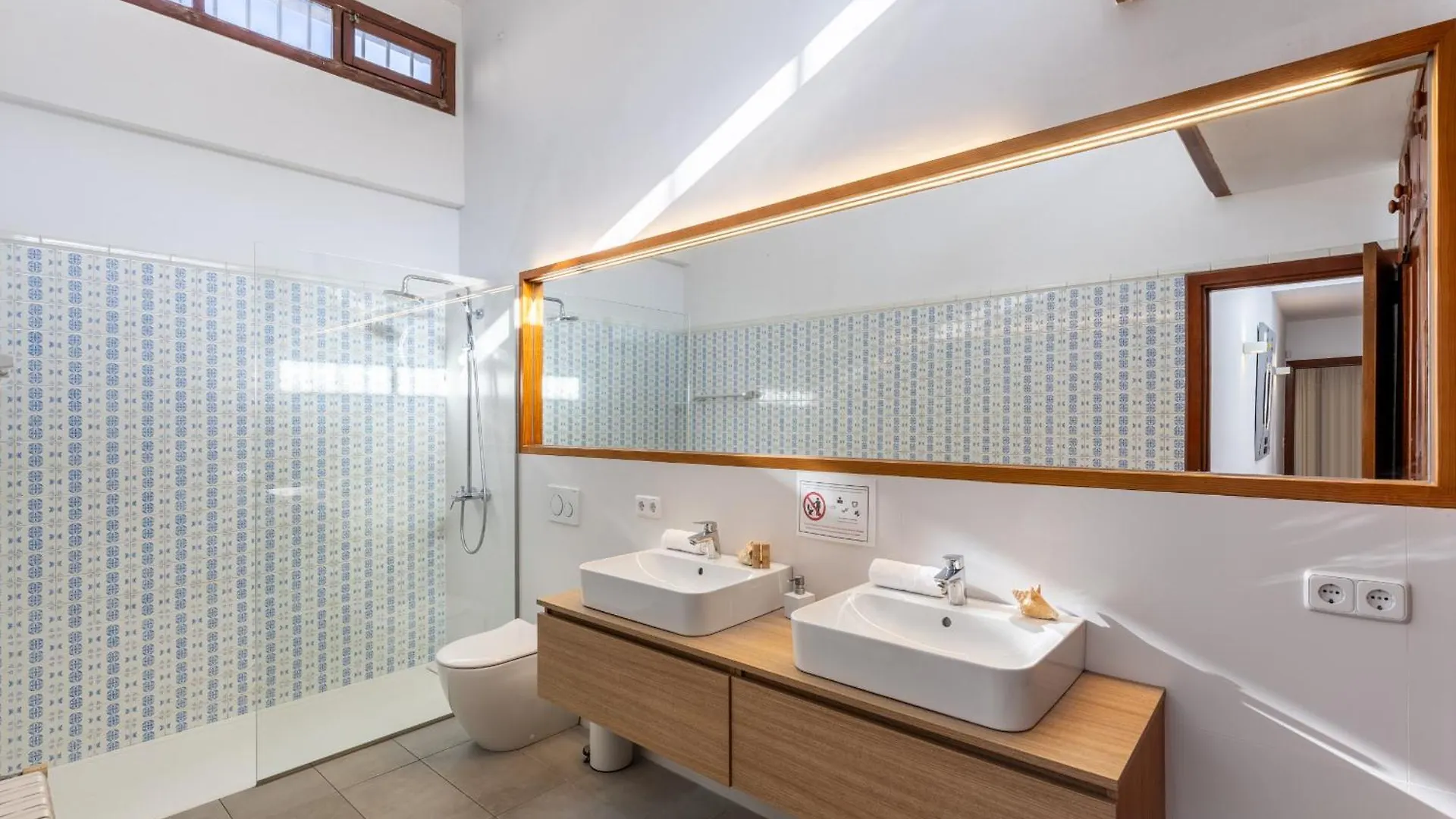 Villa Palma 0*, PMI Španělsko